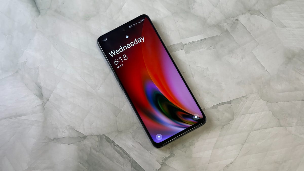 OnePlus 8T vs OnePlus Nord: Is it worth the extra money?