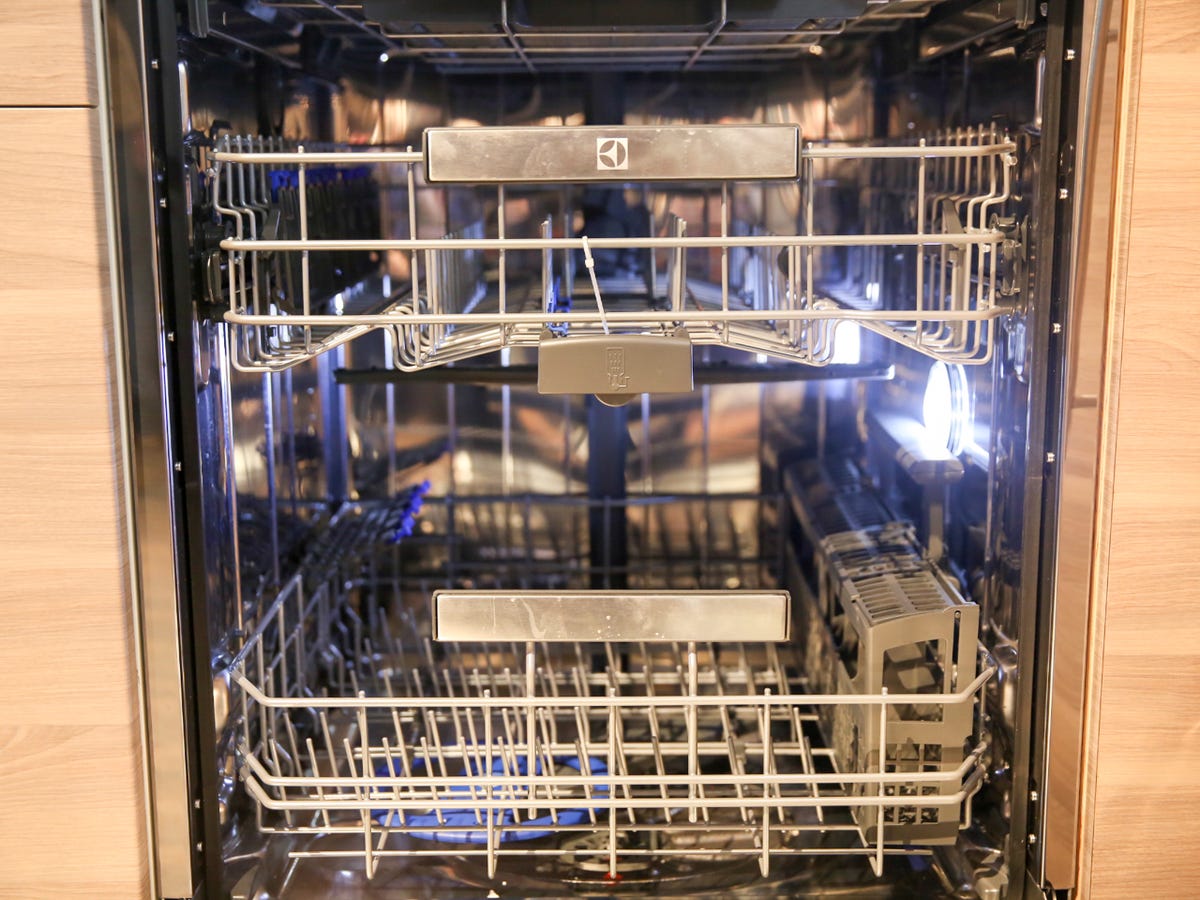 electrolux-solaro-2-dishwasher-product-photos-3.jpg