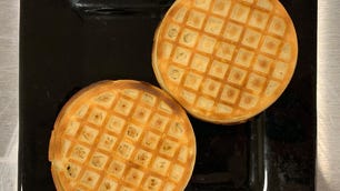 bialetti-toaster-oven-eggo-waffles-dark