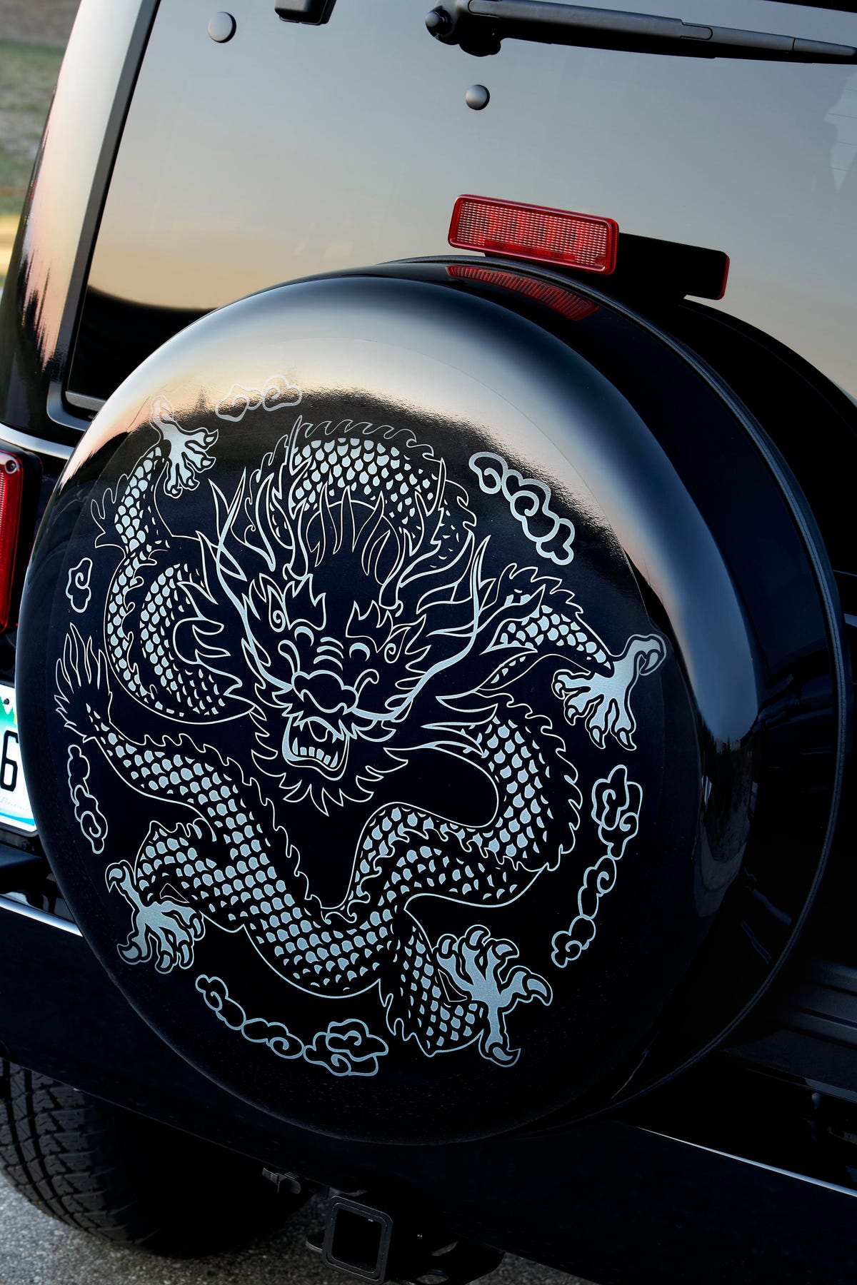 2014-jeep-wrangler-unlimited-dragon-edition-4