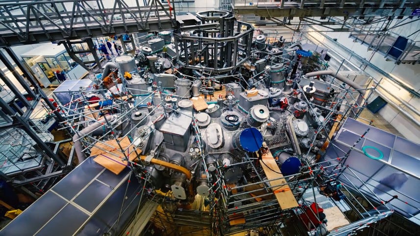 This huge new fusion reactor took 19 years to build (Tomorrow Daily 272)
