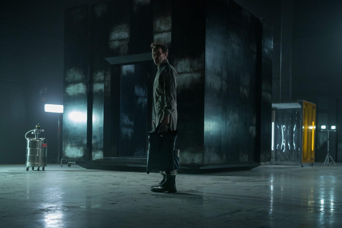Joel Edgerton's character Jason Dessen standing in front of the box