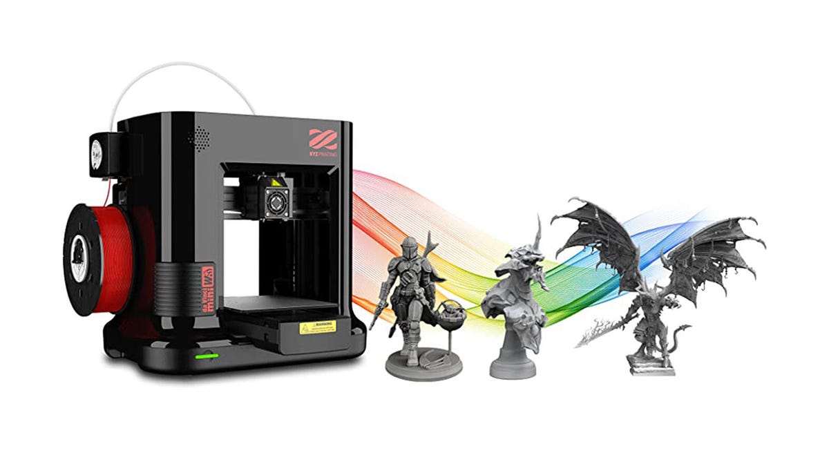 The XYZprinting Da Vinci Mini Wireless 3D printer and three RPG figures are displayed against a white background.