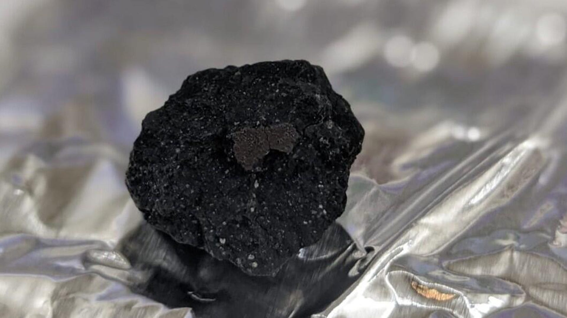 uk-meteorite-close-up-full-width