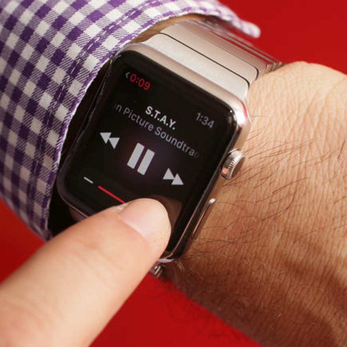 Найти айфон через часы. Apple watch Edition. Заставка на часы смарт. Обои на смарт часы. Apple watch Music.