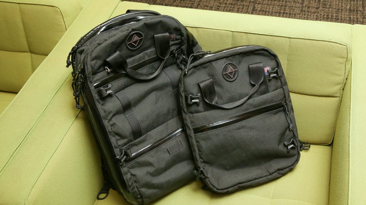 03-north-street-weekender-backpack