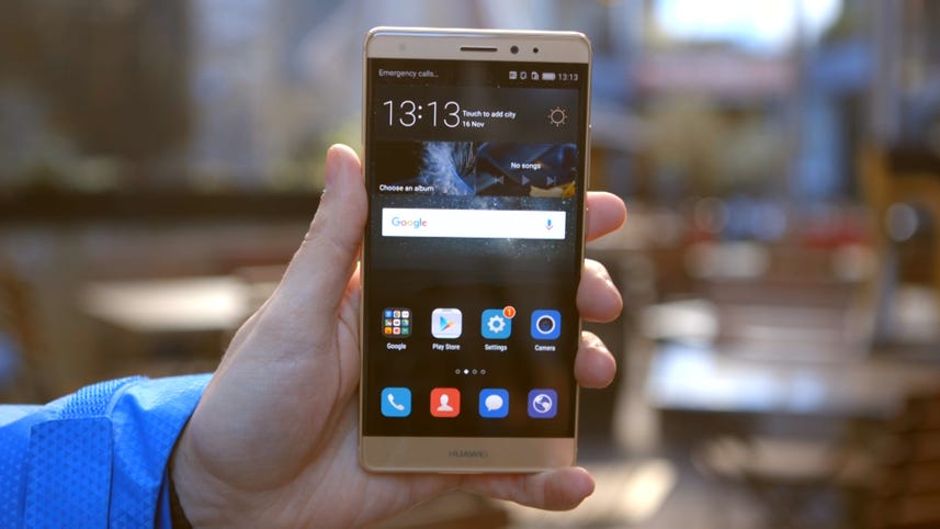 See the slender metal body of the Huawei Mate S