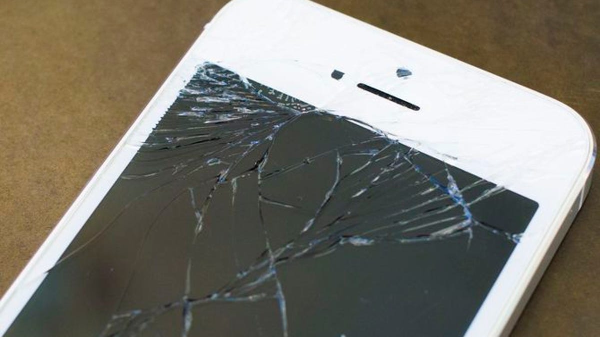 broken-iphone-cracked-7679.jpg