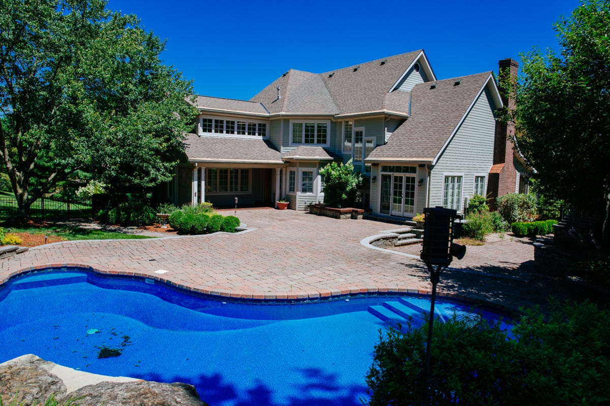smart-home-pool-and-backyard-6.jpg
