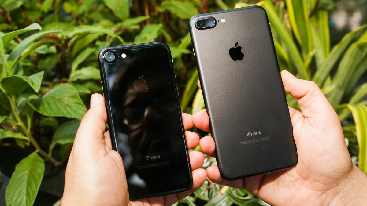 Should you get the jet-black or matte-black iPhone 7? - CNET