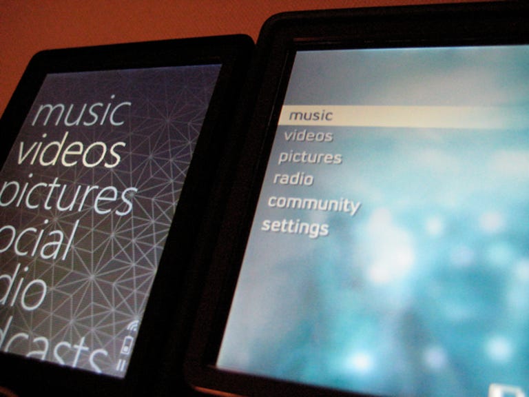 Photo of Zune 80 and Zune 30 side by side.