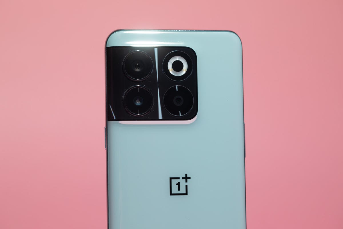 OnePlus 10T close up of the camera.