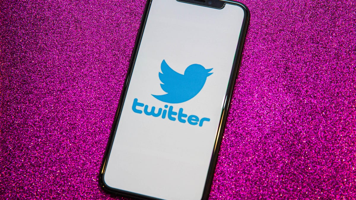 009-twitter-app-logo-on-phone-2021