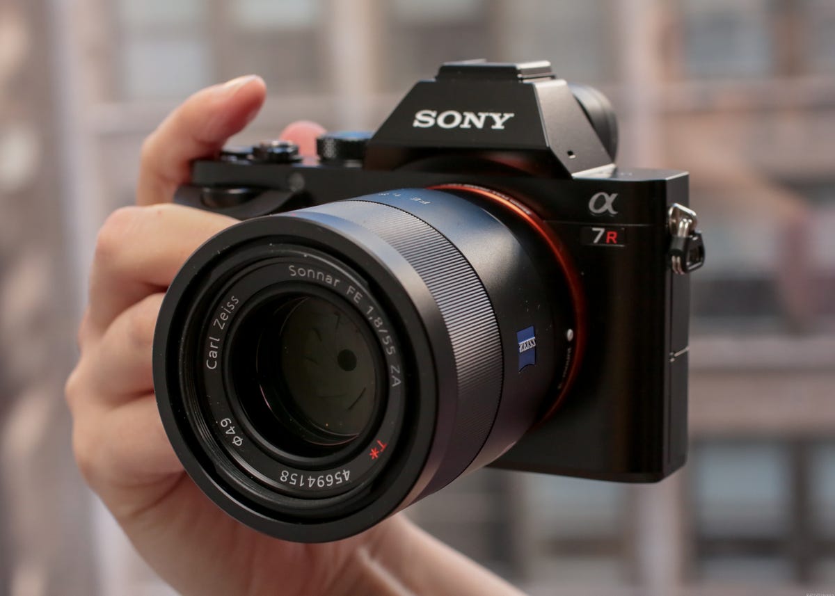 Sony Alpha ILCE-7 (with 28-70mm Lens)