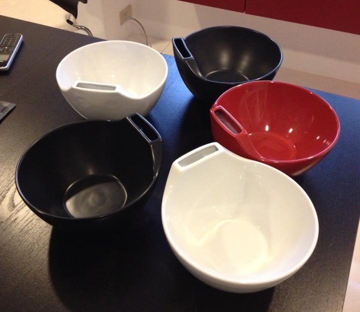 Anti-loneliness ramen bowls