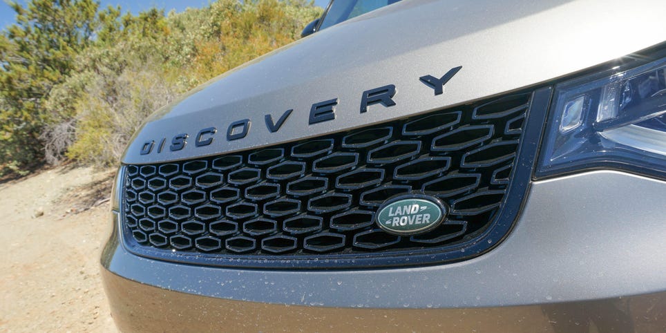 2017-land-rover-discovery-35-of-98