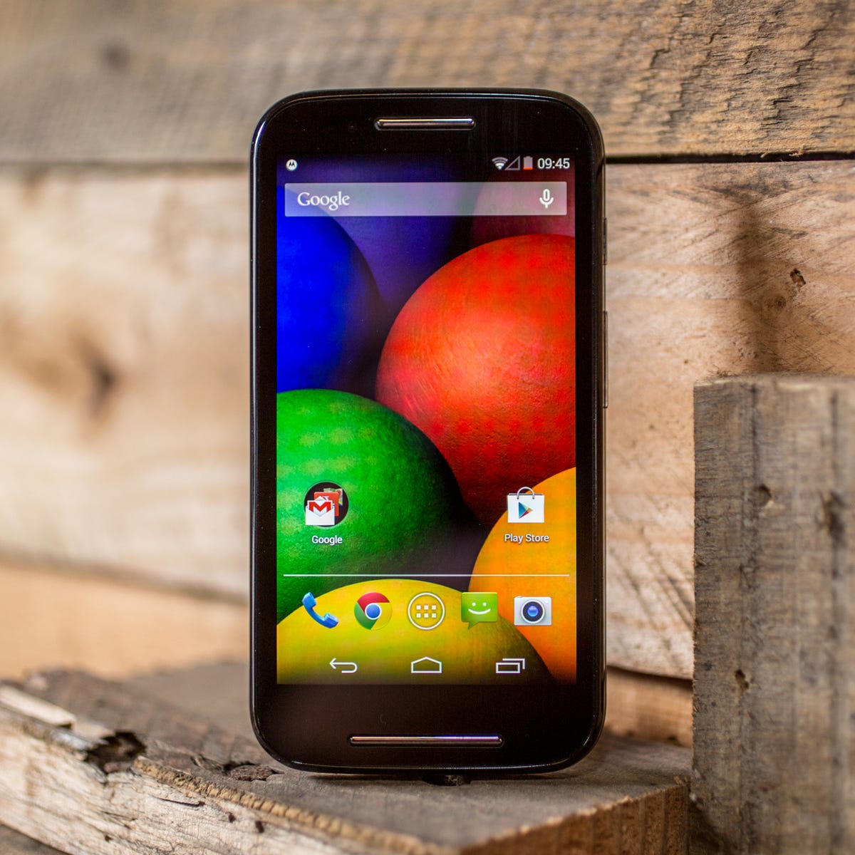 Motorola Moto E review: dirt-cheap KitKat phone for only - CNET