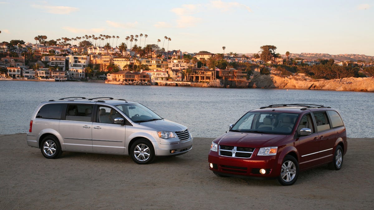 2008 Chrysler Town & Country and Dodge Caravan