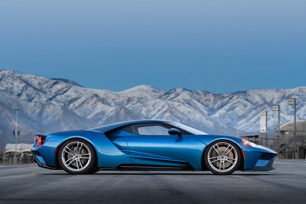 blue-ford-gt