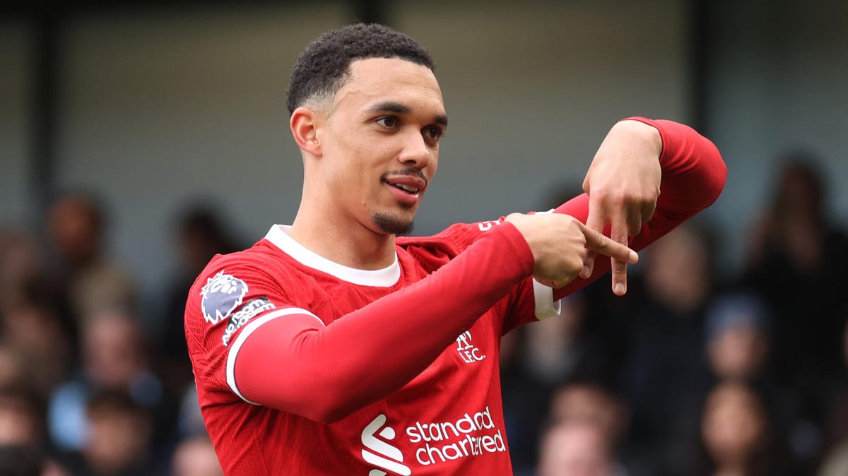 Trent Alexander-Arnold of Liverpool making an 