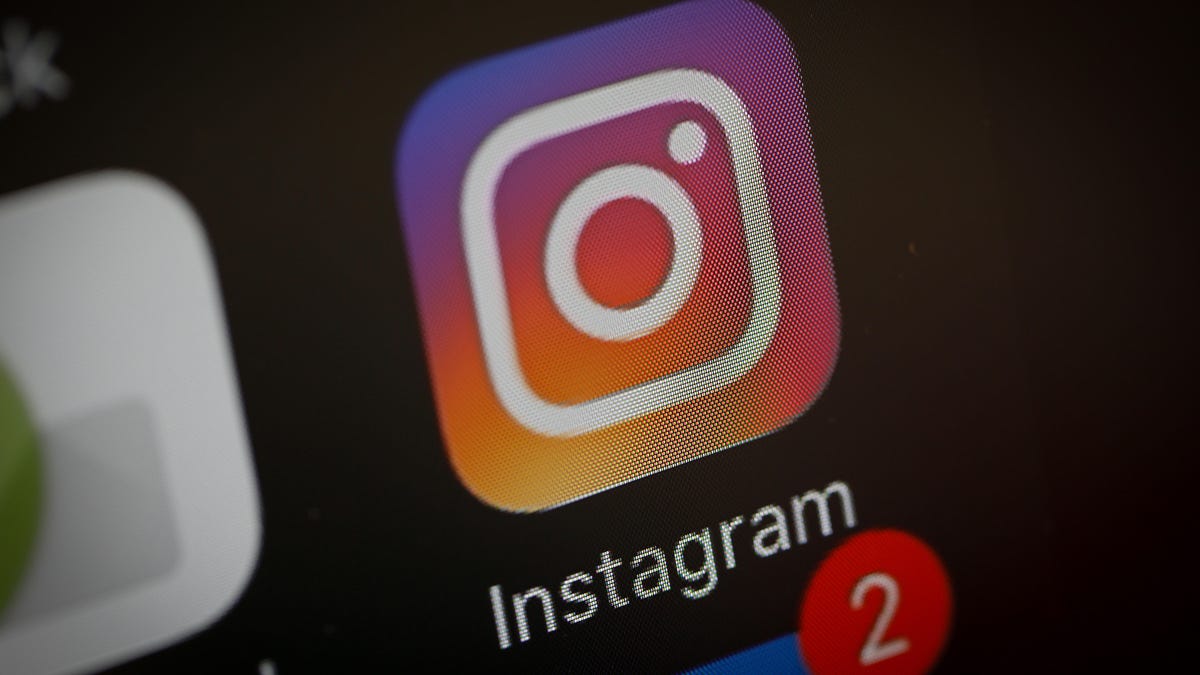 Instagram lets users upload photos without the app