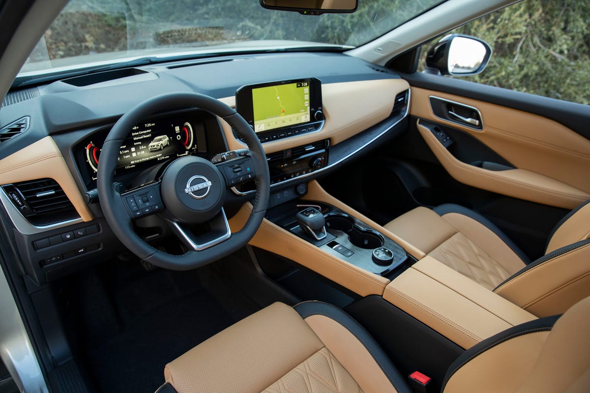 2022 Nissan Rogue Platinum AWD - interior