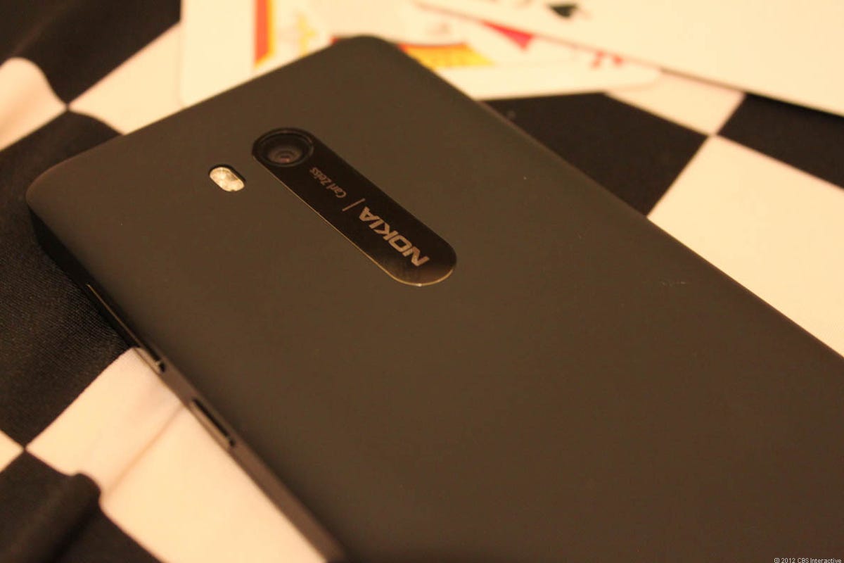 Nokia_Lumia_810-2.jpg