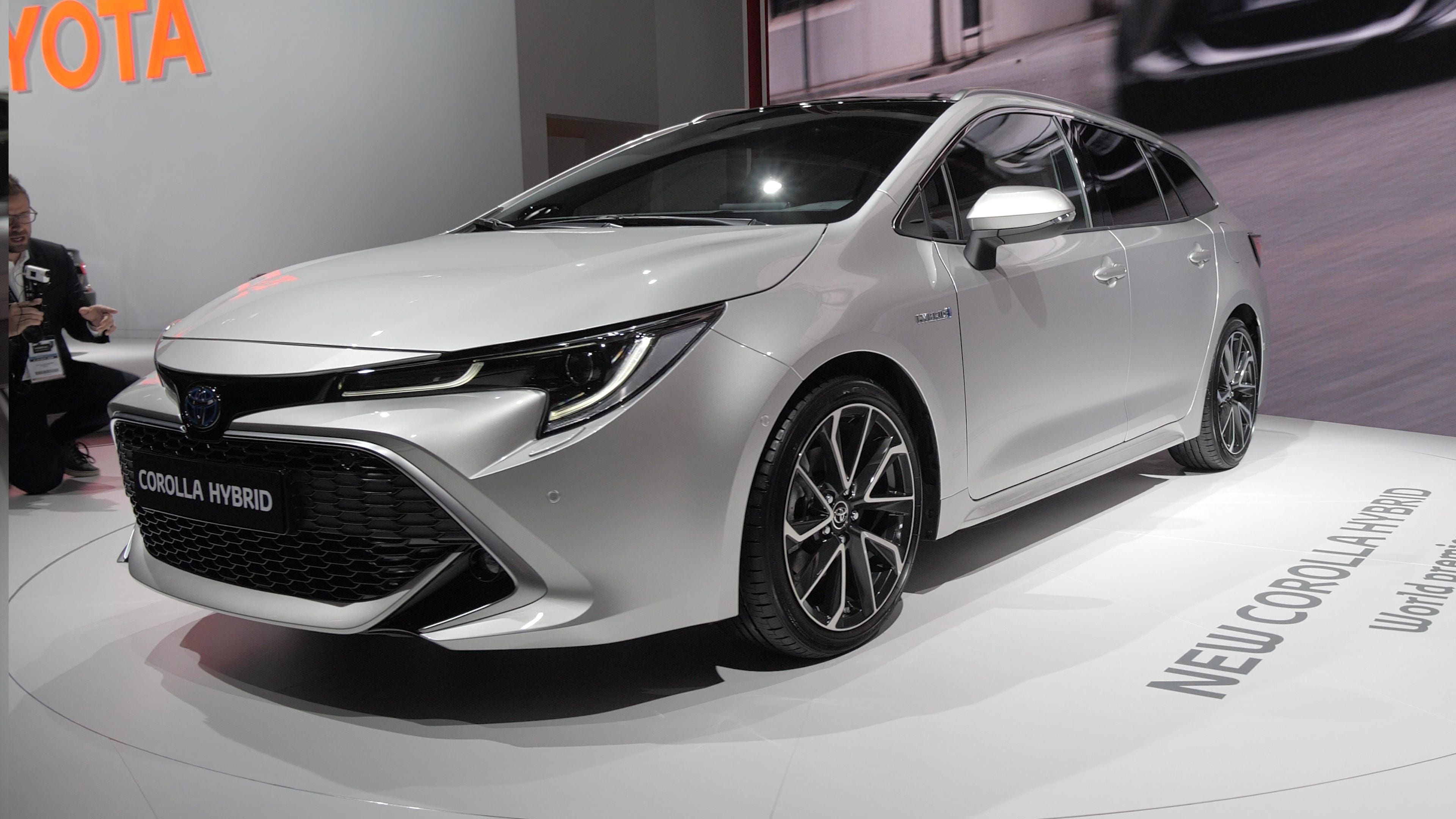 Europe gets even more of the best Toyota Corolla yet at the Paris Auto Show  - Video - CNET