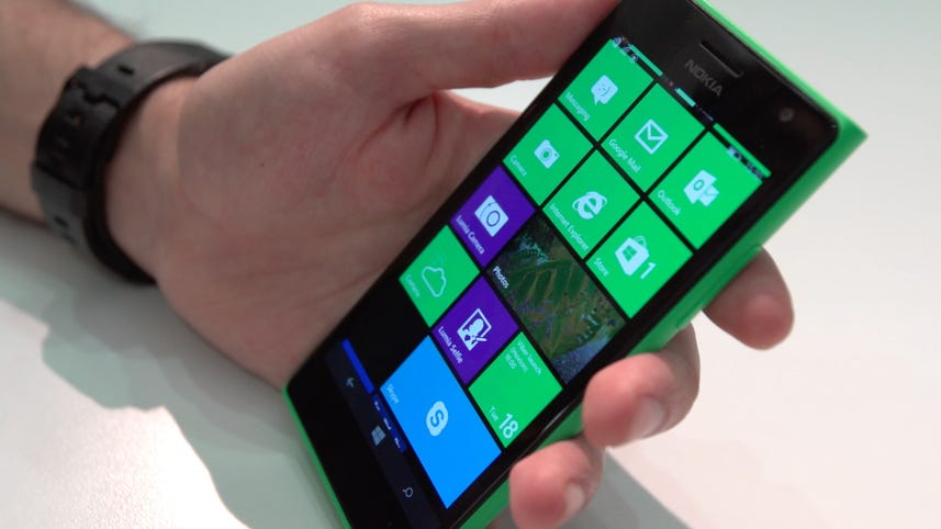 Nokia Lumia 735 shows off its comfortable plastic curves
