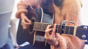 Learn to Play Guitar: The Best Online Lessons and Classes You Can Take From Home