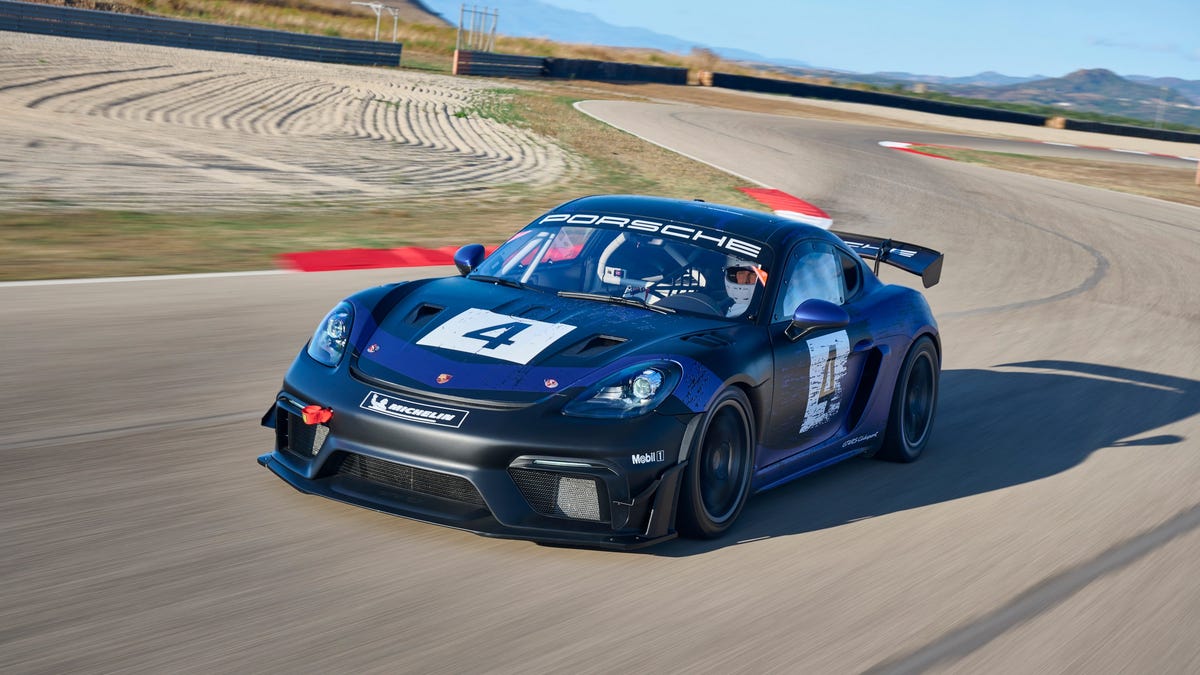 Porsche reveals its newest track-only Cayman GT4 RS Clubsport     – Roadshow