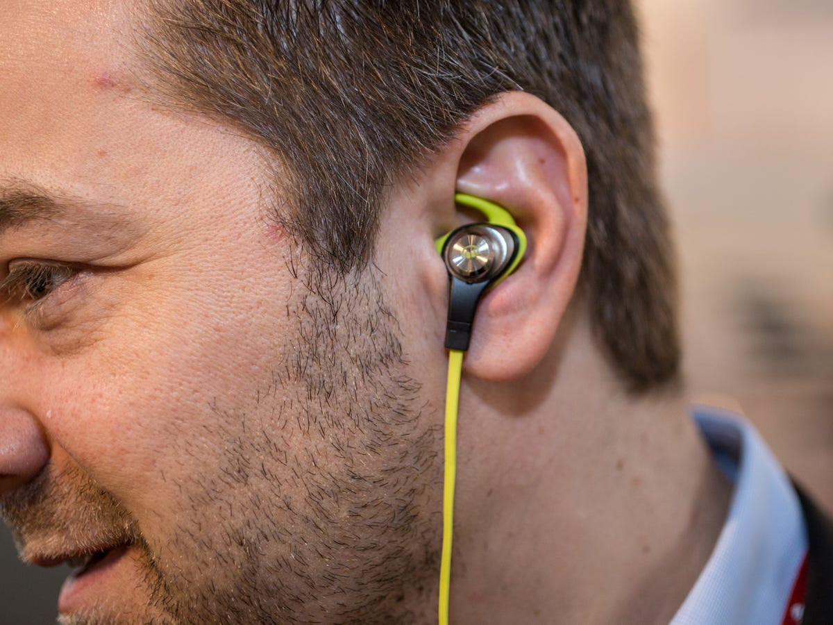 headphones-cases-accessories-mwc-2014-17.jpg