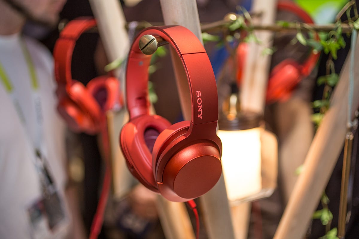 sony-headphones-walkman-hi-res-ifa-2015-6.jpg