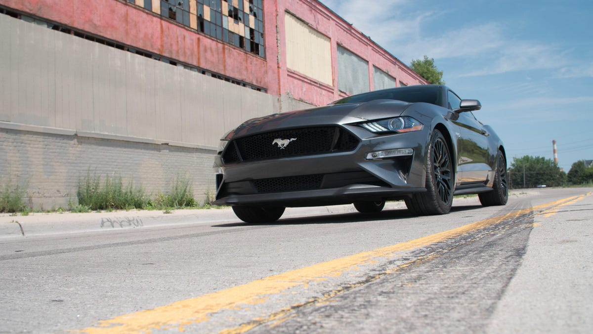 2018-ford-mustang-gt-70