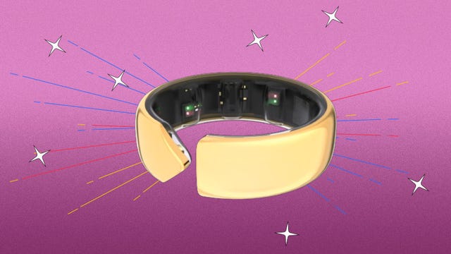 gold Evie Ring on a purple background with lines and stars