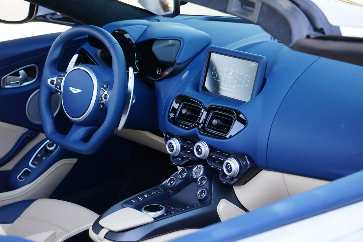 2022 Aston Martin Vantage Roadster