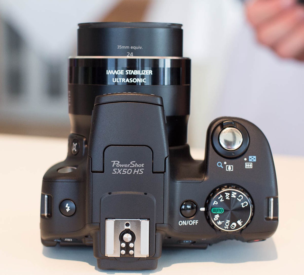 pols Vooruitgang een miljard Canon PowerShot SX50 HS review: Canon PowerShot SX50 HS takes long zoom  title - CNET