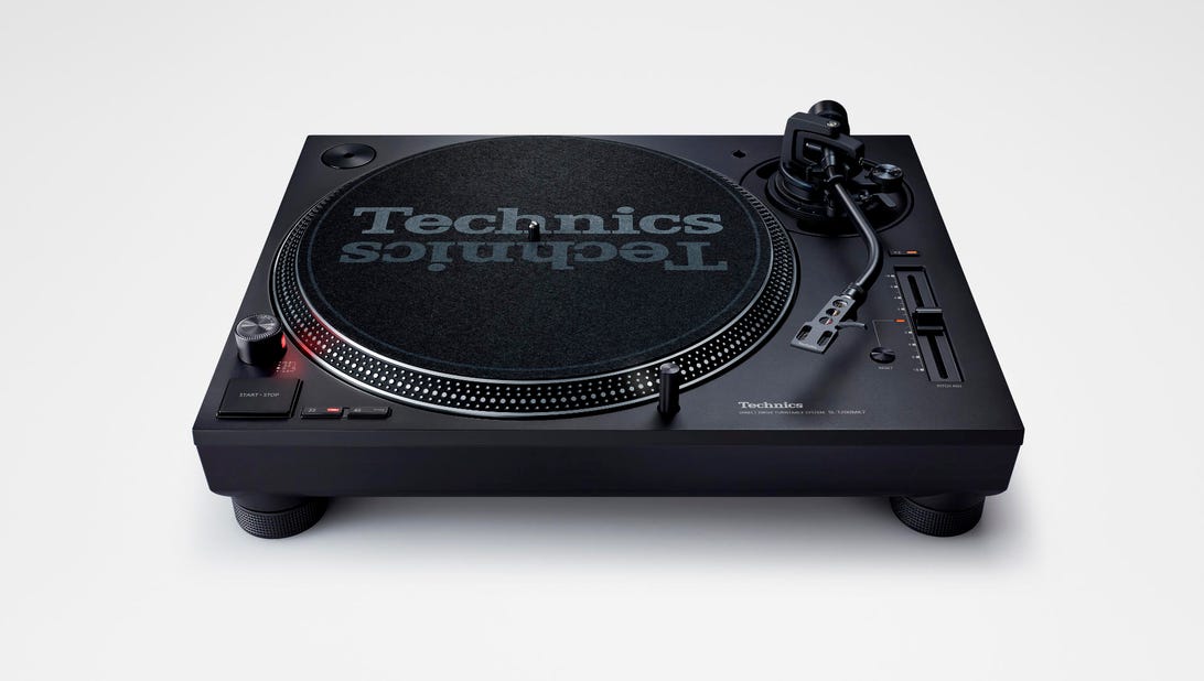 CES 2019: Technics SL1200MK7 turntable appeals to DJs and satanic cultists alike