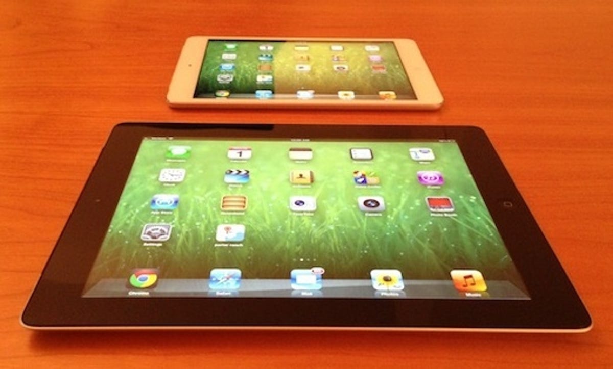 iPad 4 (front) and iPad Mini: The Intel Clover Trail-based Acer W510 doesn't fare well against the iPad in the graphic chips department