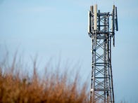 <p>5G masts are victims of arson attacks in the UK.</p>