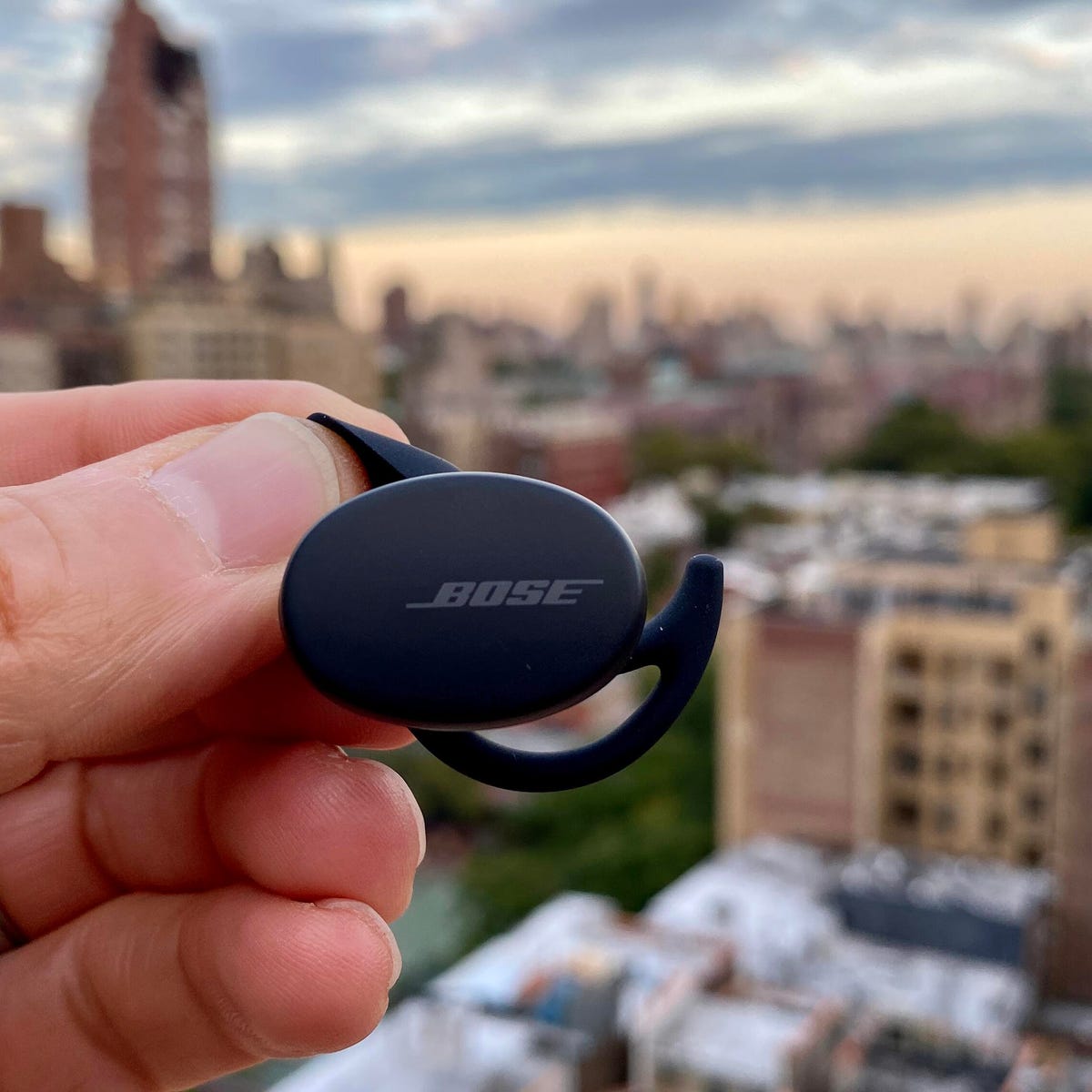 Bose Sport Earbuds review: Excellent sound and fit with one downside - CNET