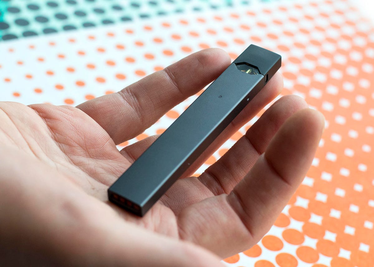 juul in a hand