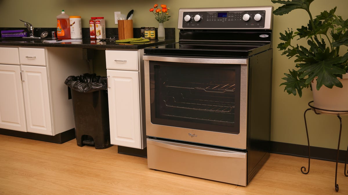 whirlpool-electric-range-wfe720h0as0-product-photos-1.jpg