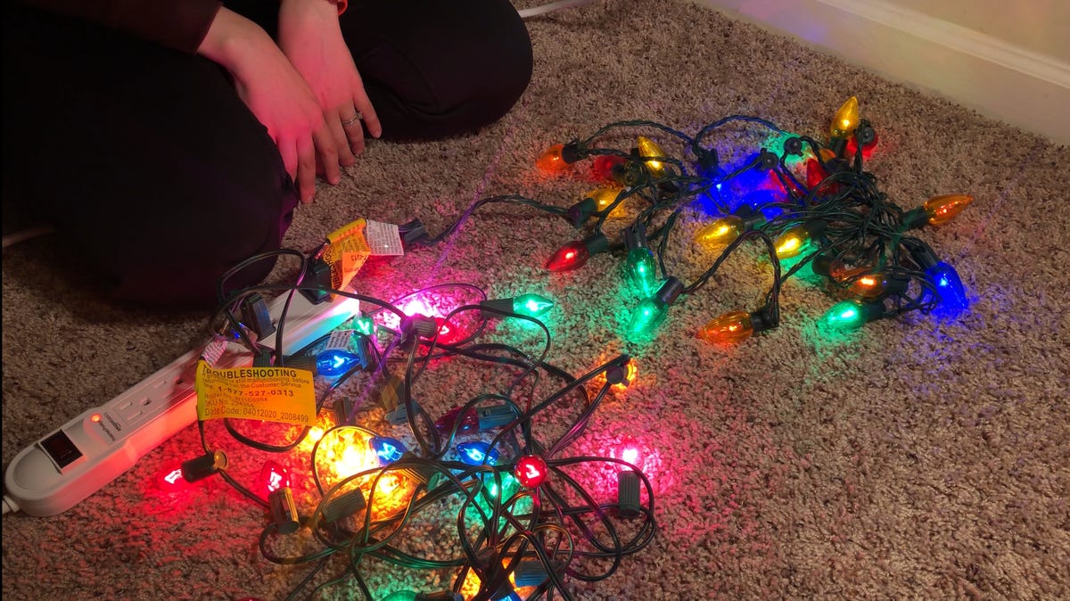 Comparing incandescent and LED Christmas lights