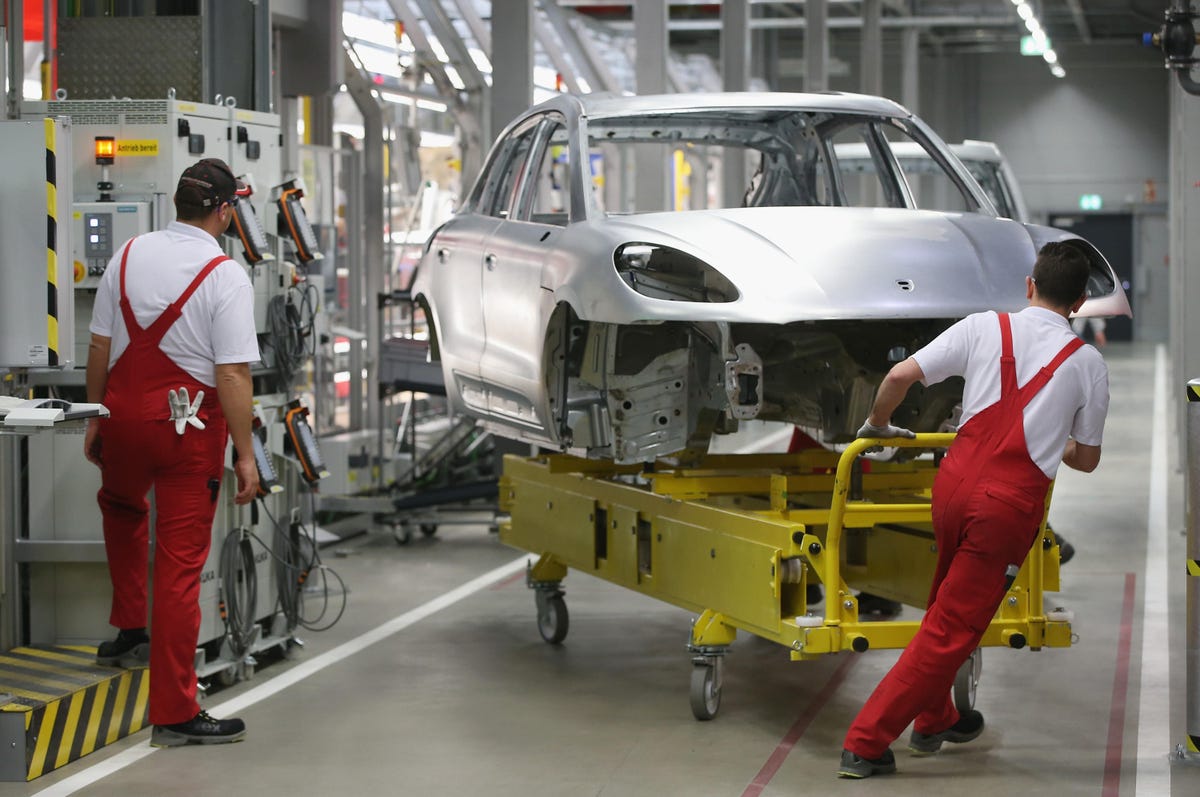 Porsche Launches Production Of New Macan