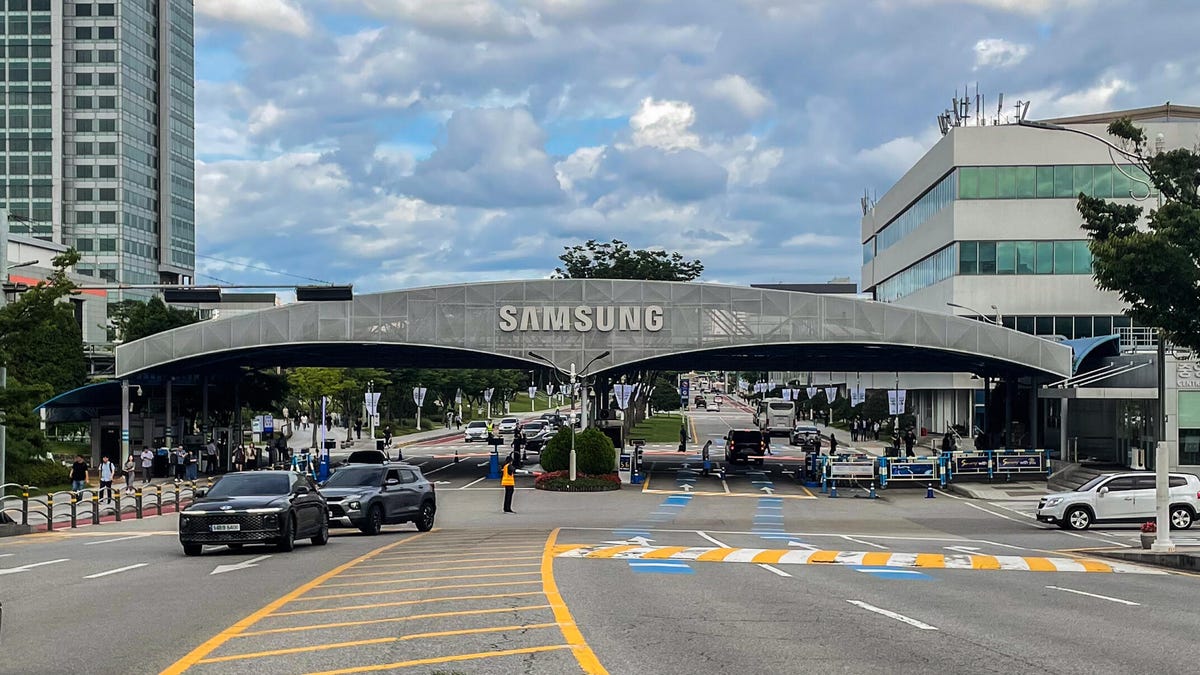 Samsung name on a bridge over a roadway