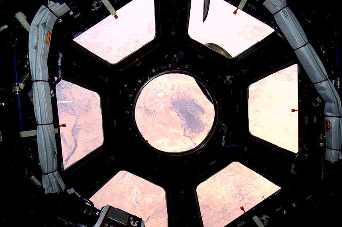 800px-STS130_cupola_sahara_view.jpg