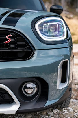 the-new-2021-mini-countryman-cooper-s-front-detail