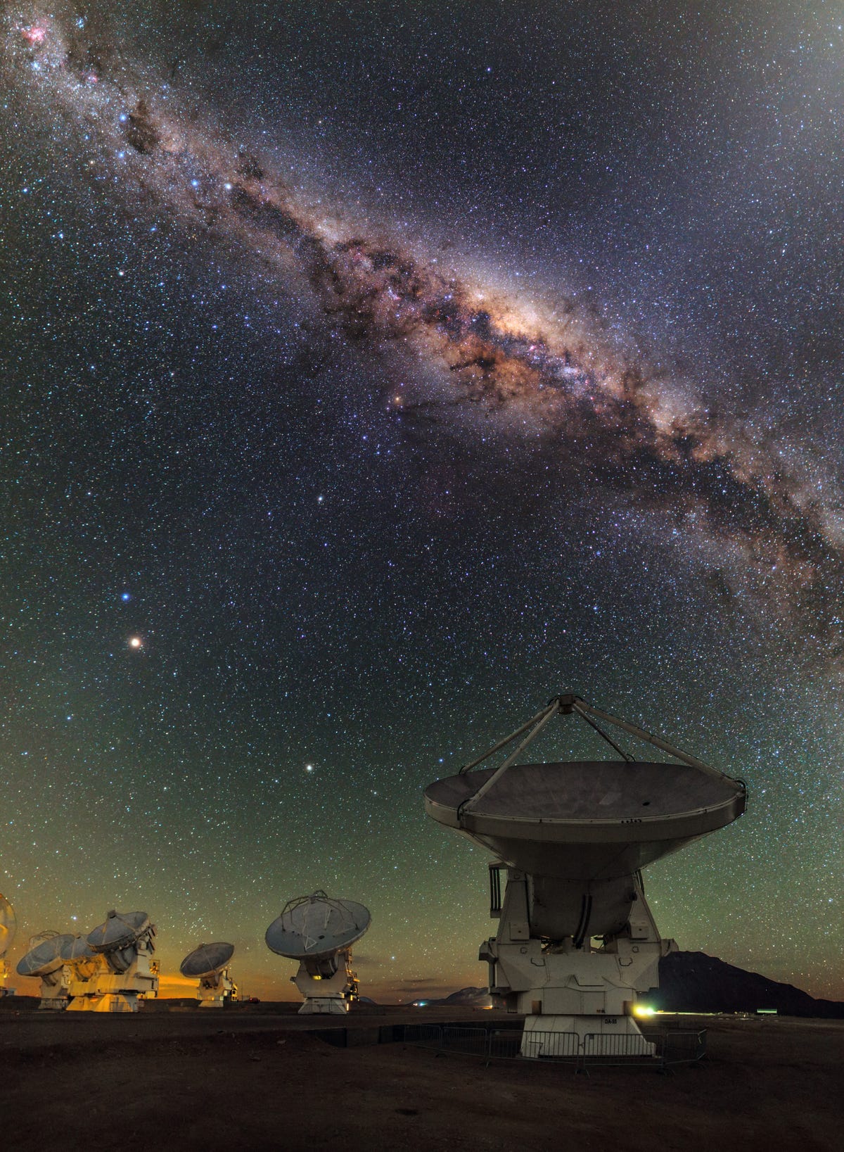 World’s largest radio telescope captures aftermath of star collisions