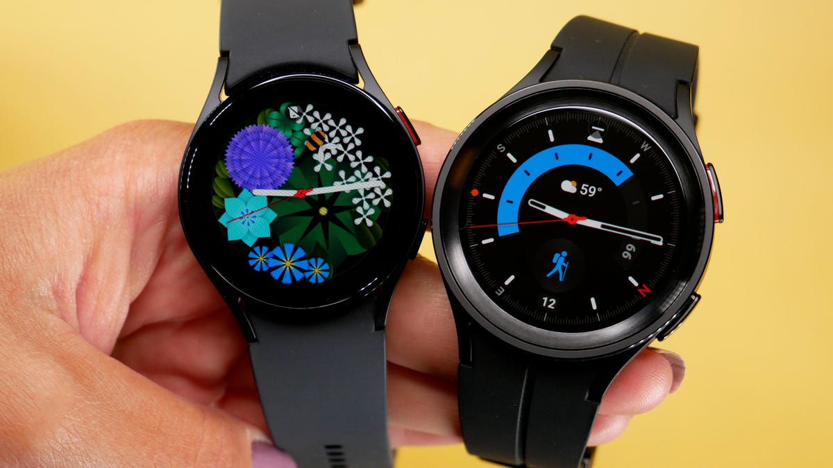 Galaxy Watch 5 and Galaxy Watch 5 Pro side by side